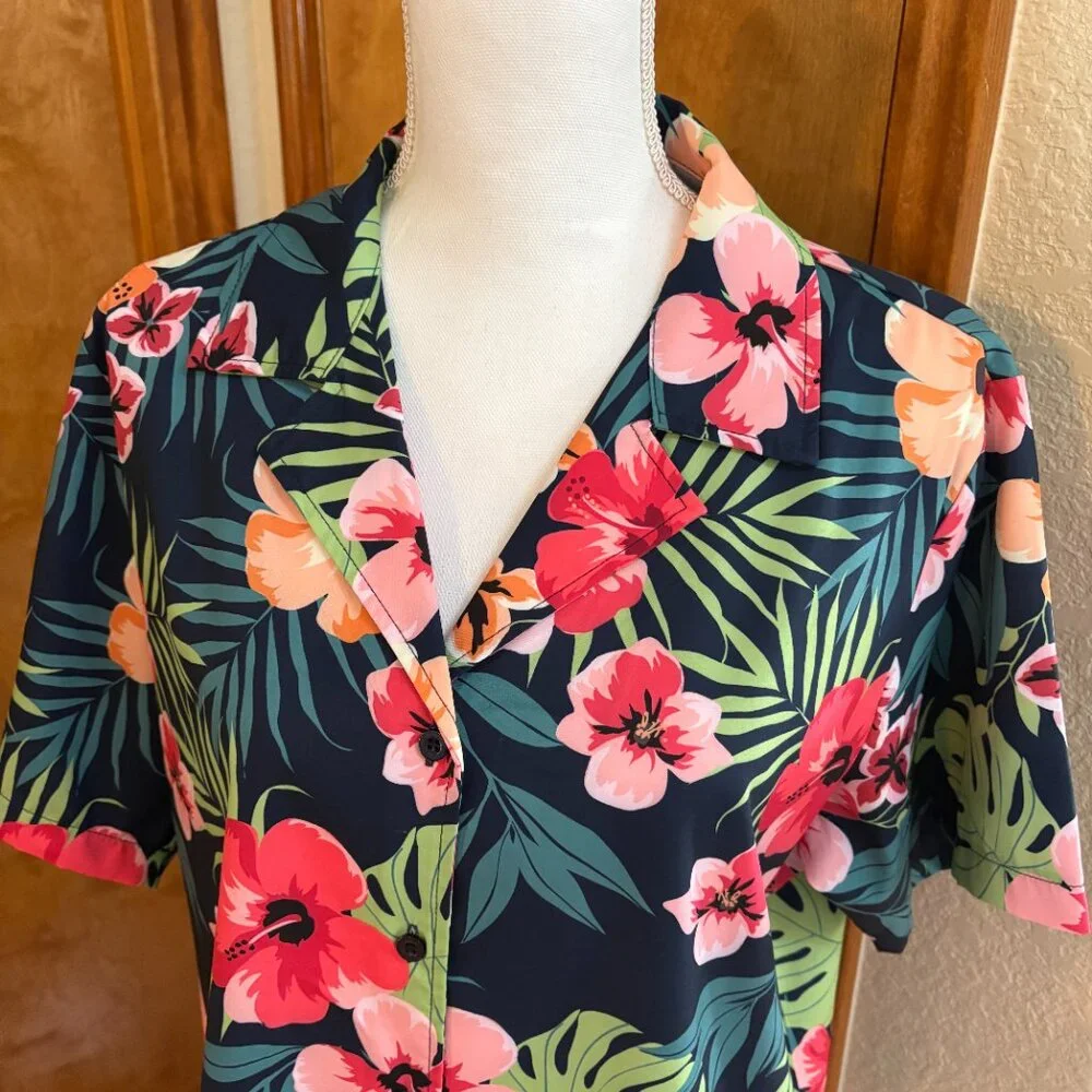 Ladies' Hawaiian Button Down Shirts, Bundle of 2, Size L - Picture 4 of 14